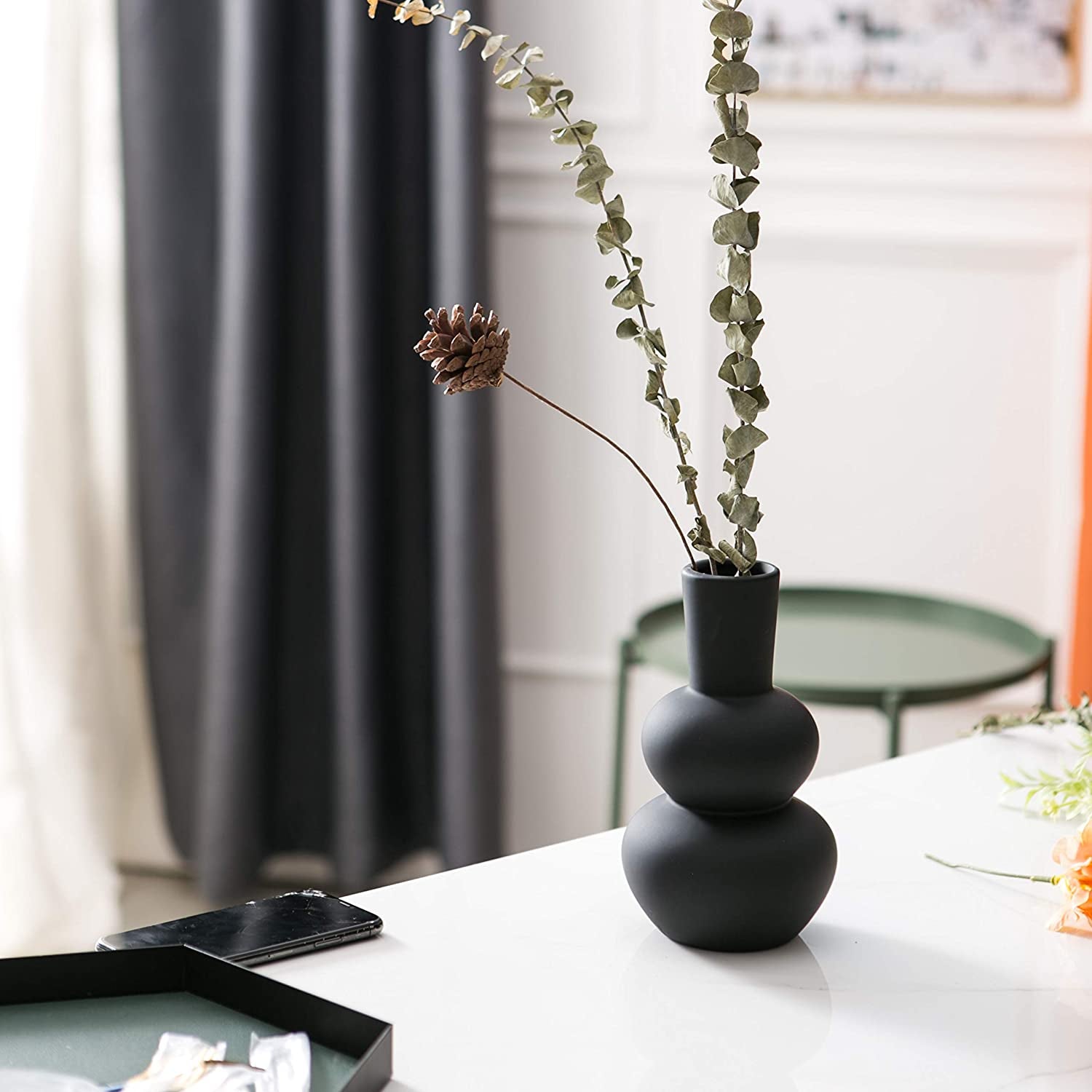 Modern Black Ceramic Flower Vase – Soft Touch Rubber Glaze Finish