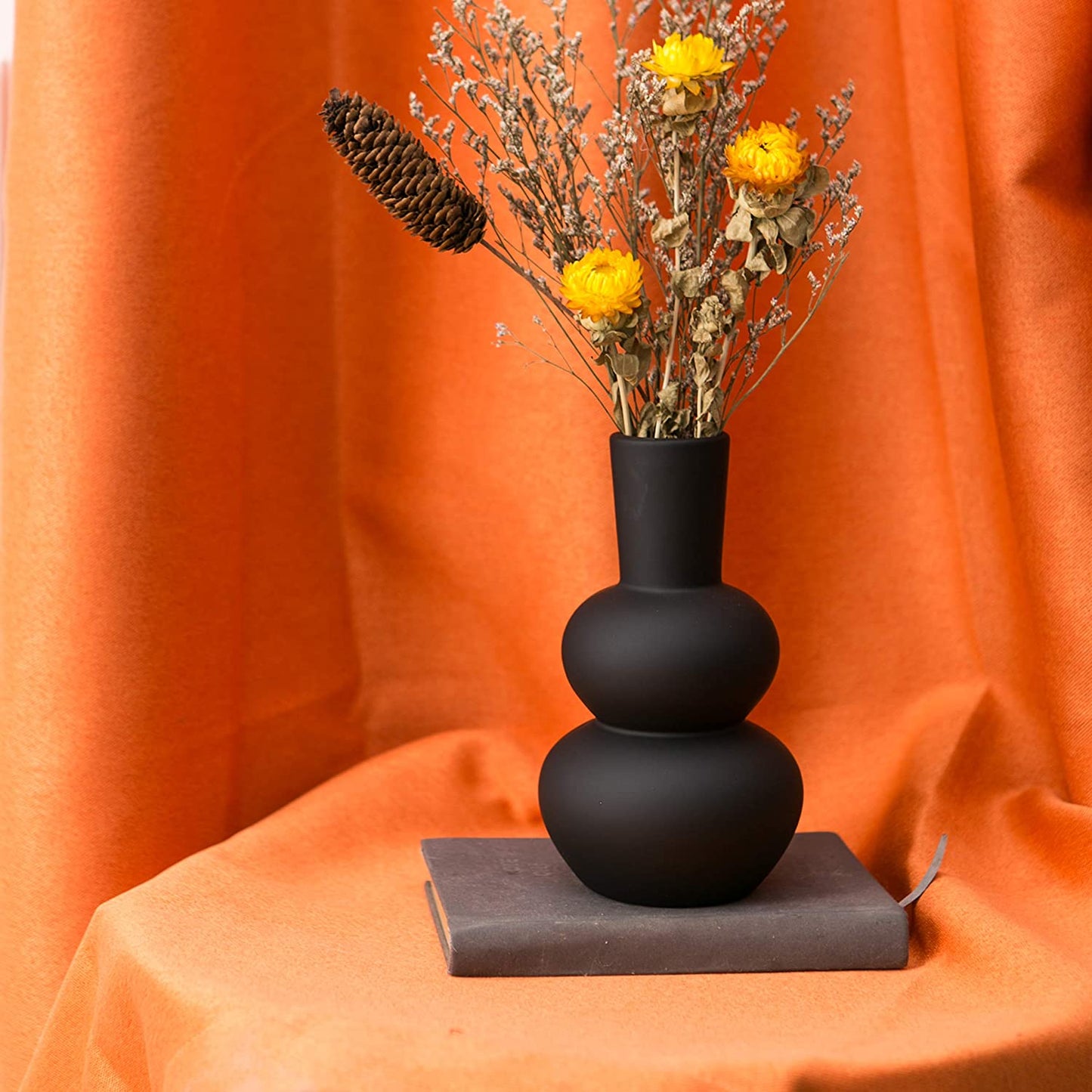 Modern Black Ceramic Flower Vase – Soft Touch Rubber Glaze Finish