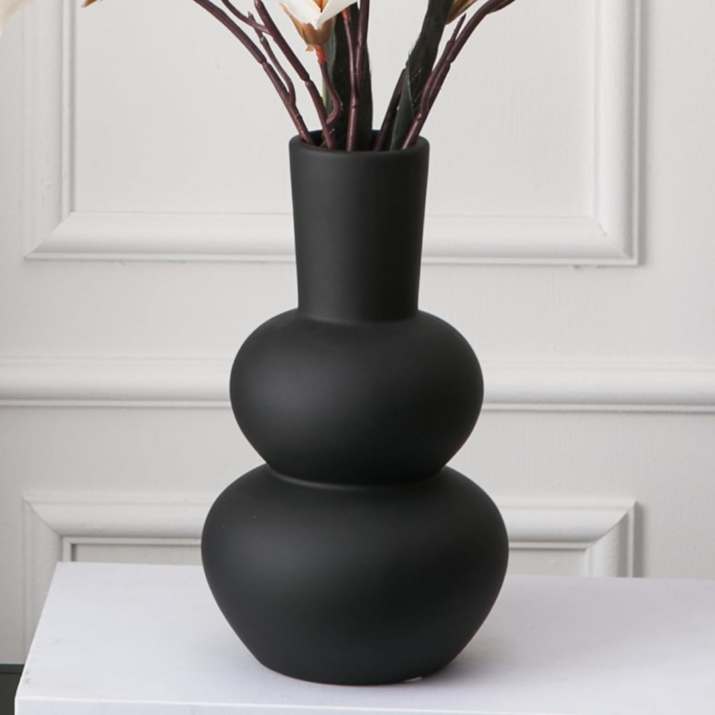 Modern Black Ceramic Flower Vase – Soft Touch Rubber Glaze Finish